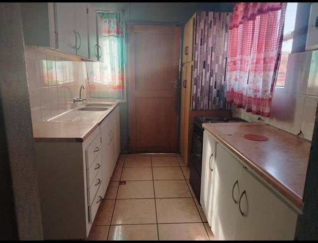 3 BEDROOM PROPERTY TO RENT IN BENDOR
